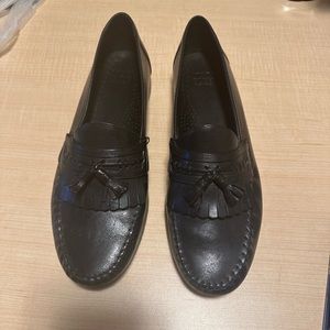 Men’s dress shoes, Nunn Bush size 12 – wingtips